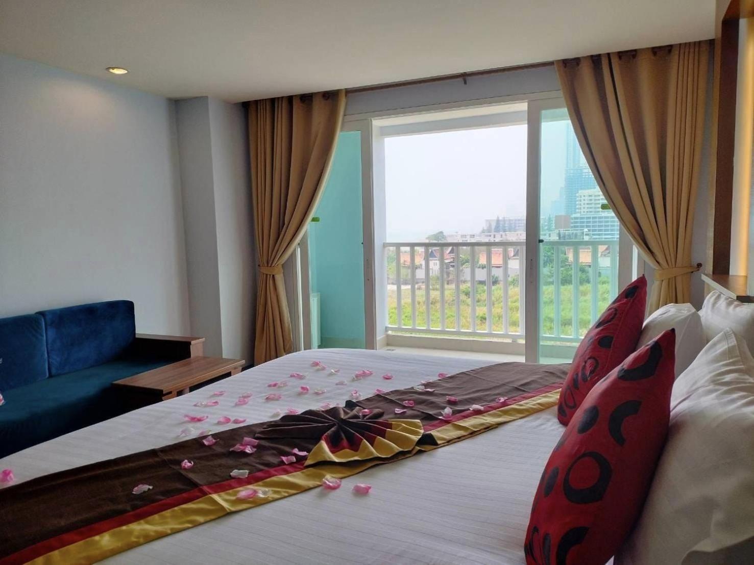 Saisawan Beach Luxury Hotel На Джомтьен Экстерьер фото